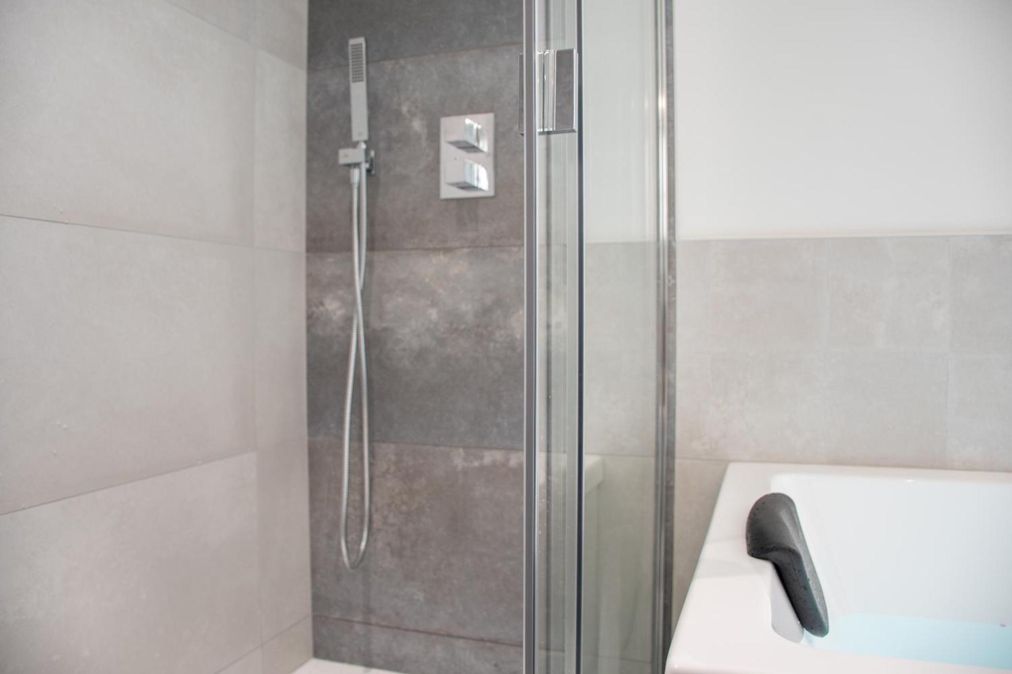 L'Appartement Des Ducs Avec Baignoire Double Нант Екстериор снимка