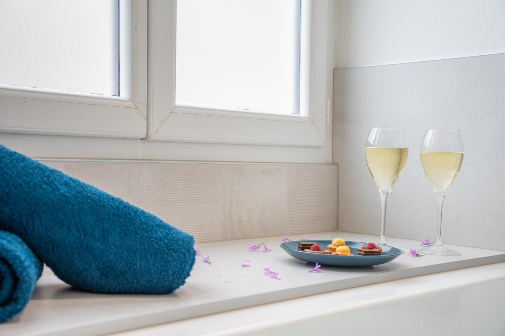 L'Appartement Des Ducs Avec Baignoire Double Нант Екстериор снимка